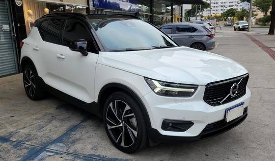 VOLVO XC40 1.5 T5 RECHARGE R-DESIGN GEARTRONIC